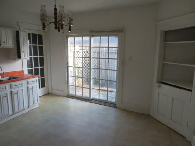 323 W 2nd Street, Paris, KY 40361