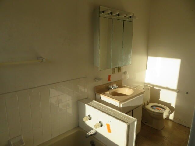 323 W 2nd Street, Paris, KY 40361