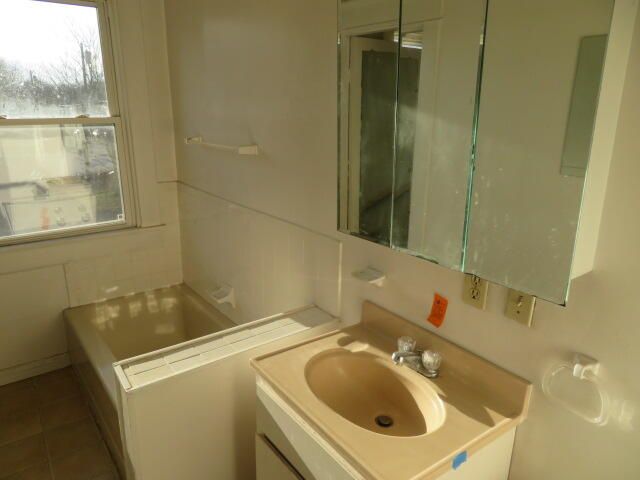 323 W 2nd Street, Paris, KY 40361