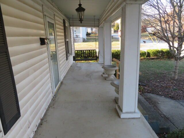 323 W 2nd Street, Paris, KY 40361