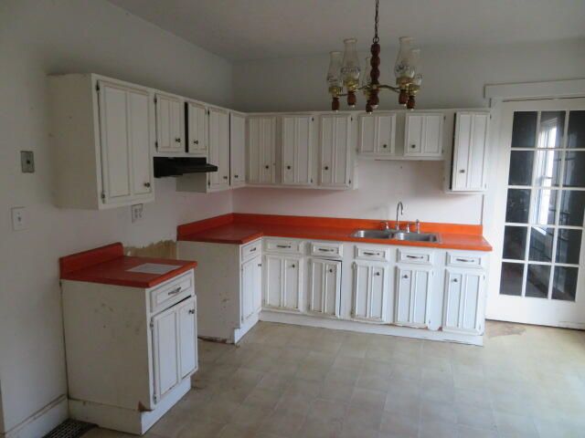 323 W 2nd Street, Paris, KY 40361