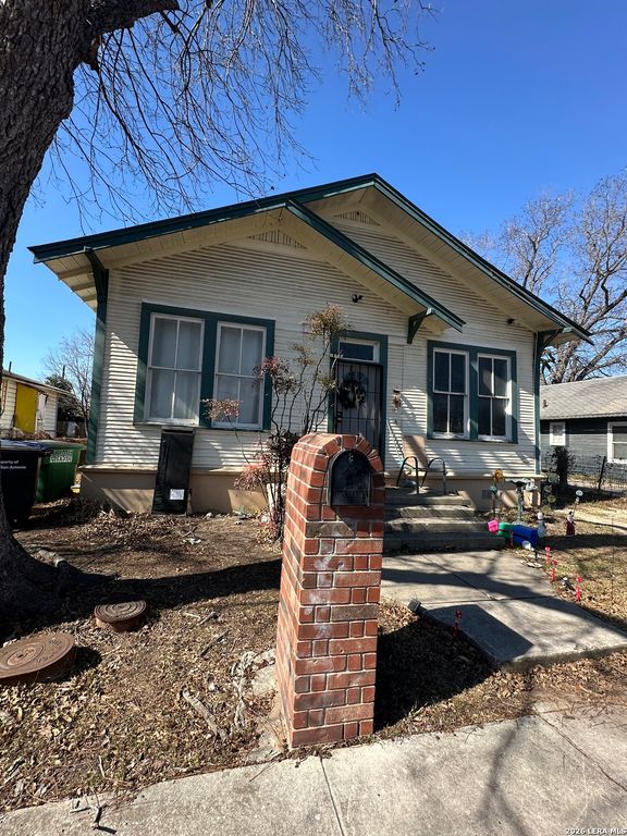 213 LAVONIA PL, San Antonio, TX 78214