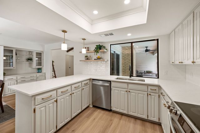3004 Mossy Oak Lane, Bedford, TX 76021