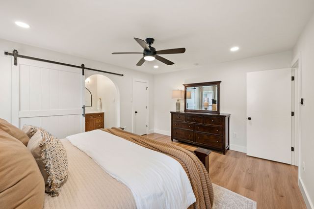 3004 Mossy Oak Lane, Bedford, TX 76021