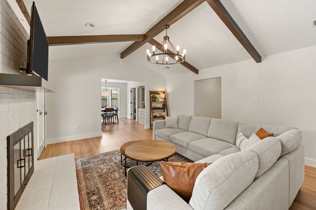 3004 Mossy Oak Lane, Bedford, TX 76021