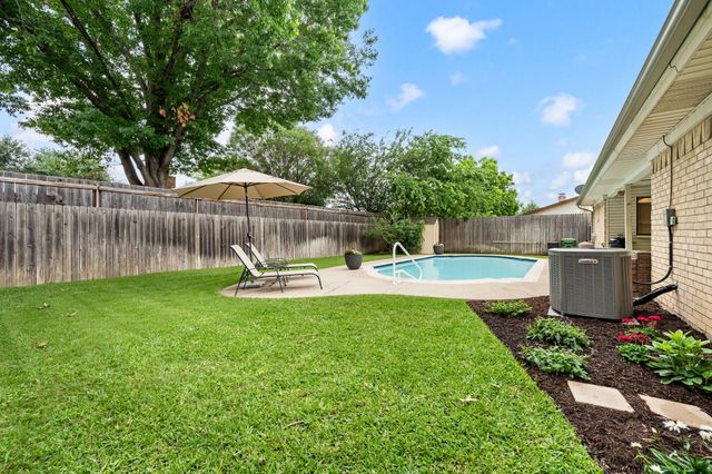 3004 Mossy Oak Lane, Bedford, TX 76021