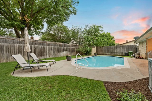 3004 Mossy Oak Lane, Bedford, TX 76021