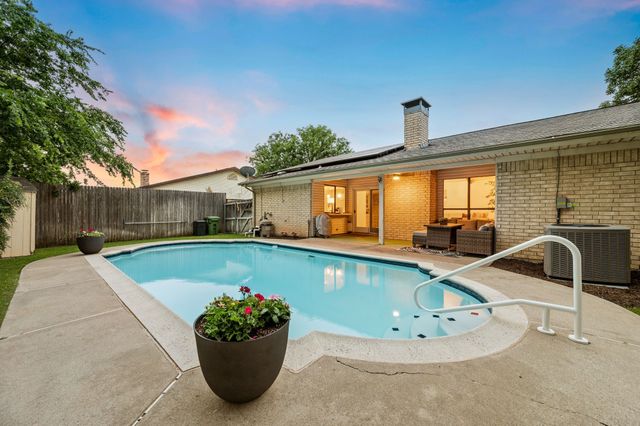3004 Mossy Oak Lane, Bedford, TX 76021