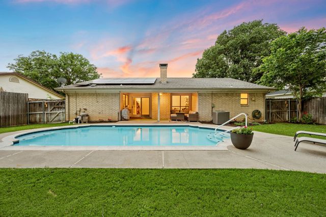 3004 Mossy Oak Lane, Bedford, TX 76021
