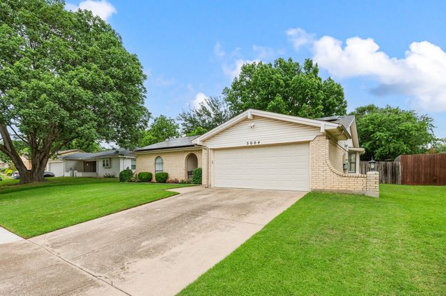 3004 Mossy Oak Lane, Bedford, TX 76021