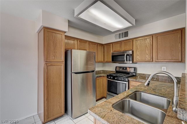 5140 Mandalay Springs Drive 204, Las Vegas, NV 89120