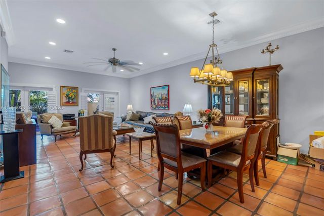 423 NE 23rd St, Wilton Manors, FL 33305