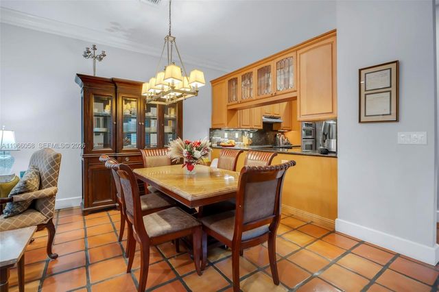 423 NE 23rd St, Wilton Manors, FL 33305