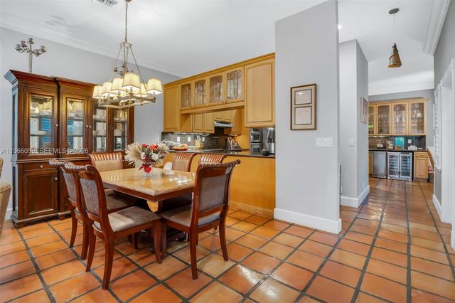 423 NE 23rd St, Wilton Manors, FL 33305