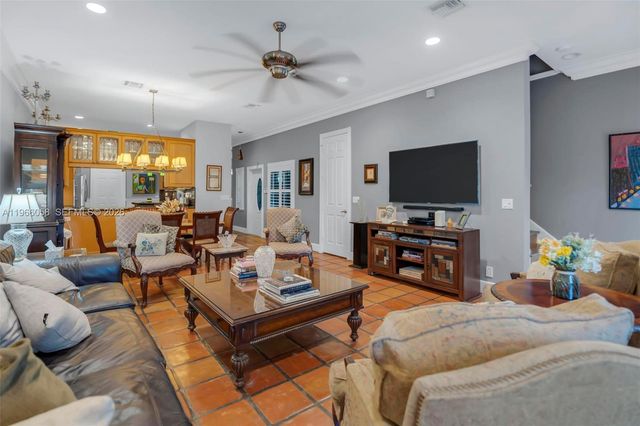 423 NE 23rd St, Wilton Manors, FL 33305