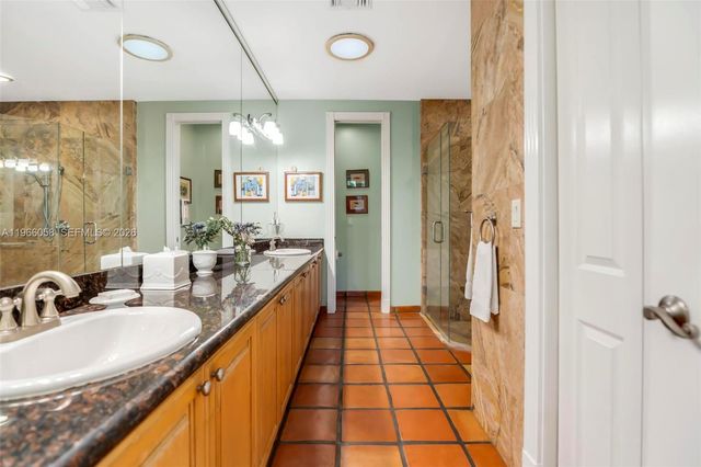 423 NE 23rd St, Wilton Manors, FL 33305