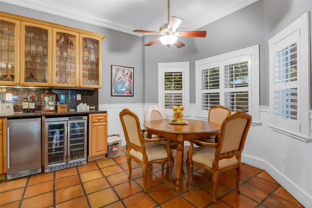 423 NE 23rd St, Wilton Manors, FL 33305