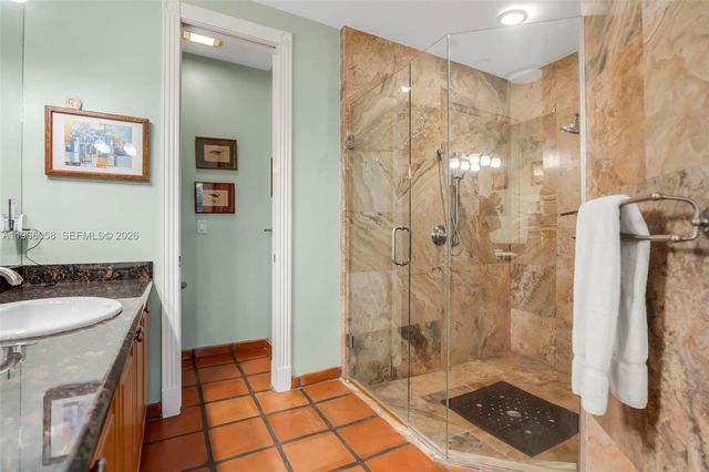 423 NE 23rd St, Wilton Manors, FL 33305