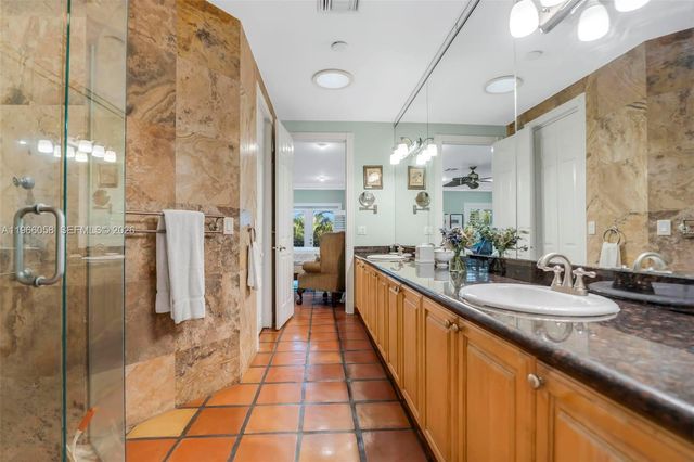 423 NE 23rd St, Wilton Manors, FL 33305