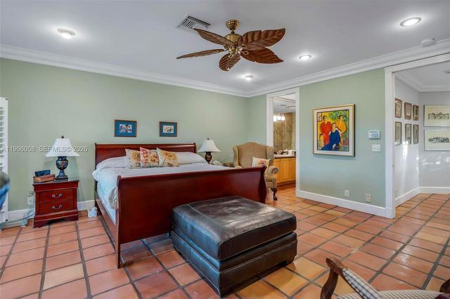 423 NE 23rd St, Wilton Manors, FL 33305