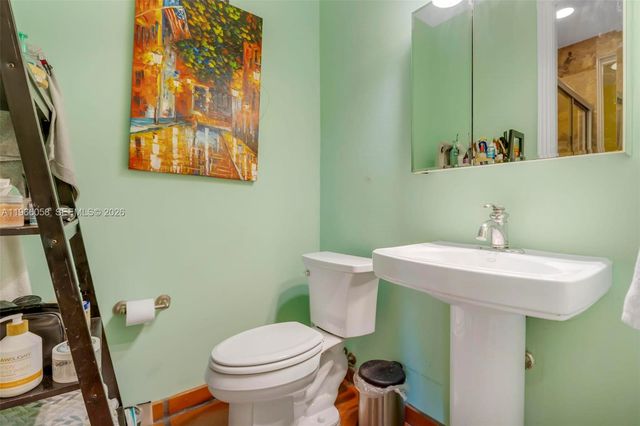 423 NE 23rd St, Wilton Manors, FL 33305
