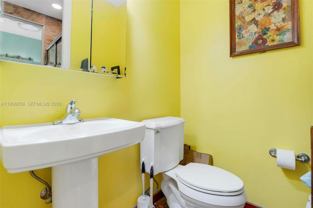 423 NE 23rd St, Wilton Manors, FL 33305