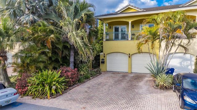 423 NE 23rd St, Wilton Manors, FL 33305