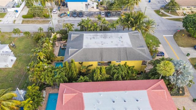 423 NE 23rd St, Wilton Manors, FL 33305