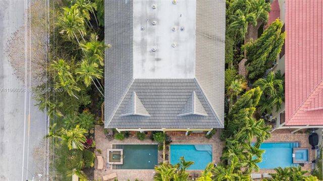 423 NE 23rd St, Wilton Manors, FL 33305