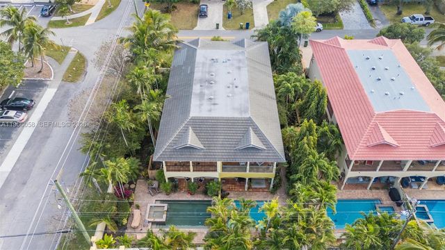 423 NE 23rd St, Wilton Manors, FL 33305
