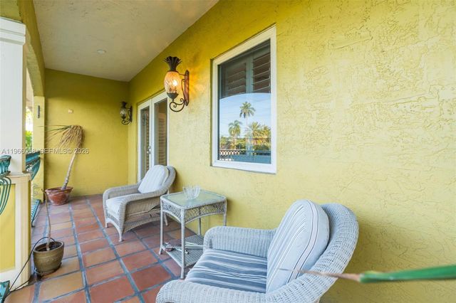 423 NE 23rd St, Wilton Manors, FL 33305