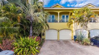 423 NE 23rd St, Wilton Manors, FL 33305