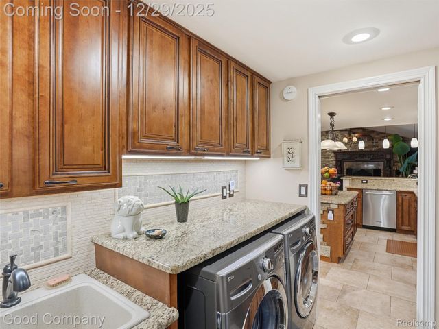 25625 Napier Road, Lyon Charter Township, MI 48178