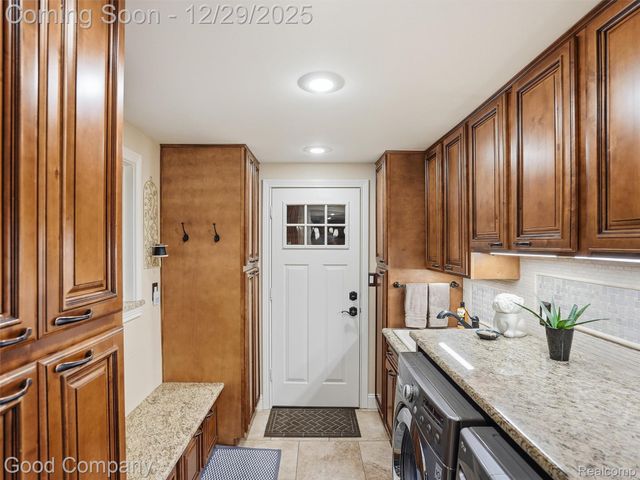 25625 Napier Road, Lyon Charter Township, MI 48178