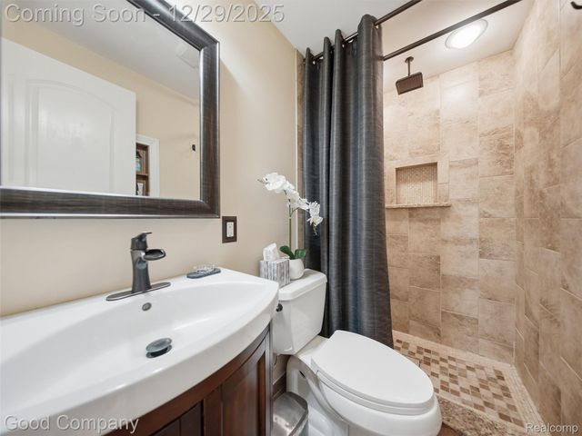 25625 Napier Road, Lyon Charter Township, MI 48178