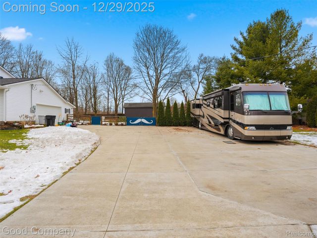 25625 Napier Road, Lyon Charter Township, MI 48178