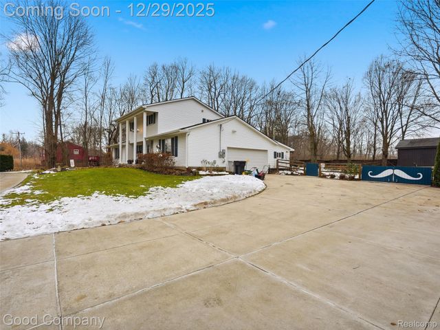 25625 Napier Road, Lyon Charter Township, MI 48178