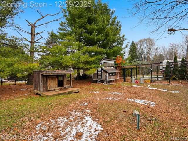 25625 Napier Road, Lyon Charter Township, MI 48178