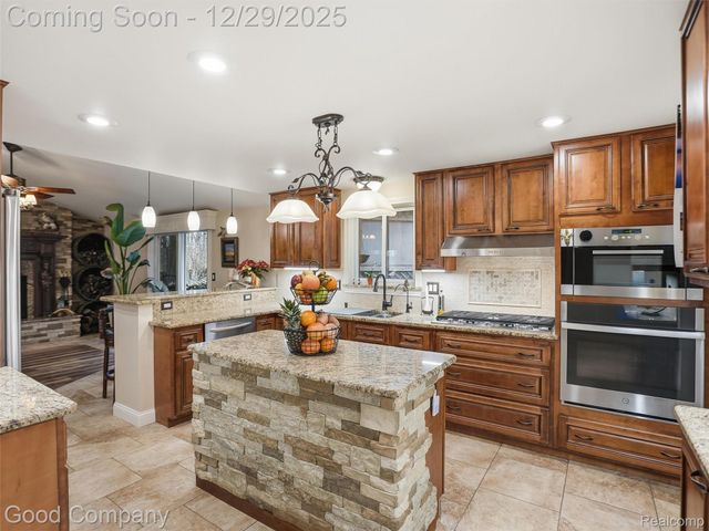 25625 Napier Road, Lyon Charter Township, MI 48178