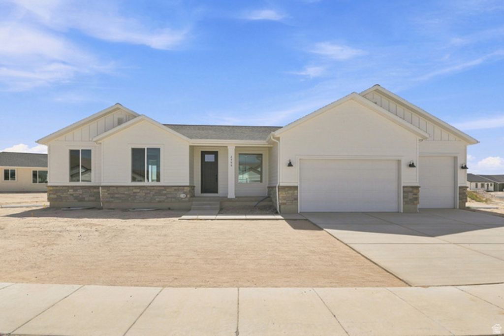 2406 E MORNING GLORY WAY #428, Eagle Mountain, UT 84005 — exterior