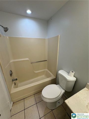 1324 South Fountain Street 2, Allentown City, PA 18103