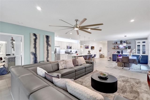 585 PINK IBIS BEND, St Cloud, FL 34772