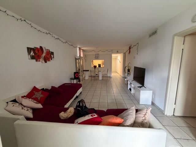 8409 Forest Hills Drive, Coral Springs, FL 33065