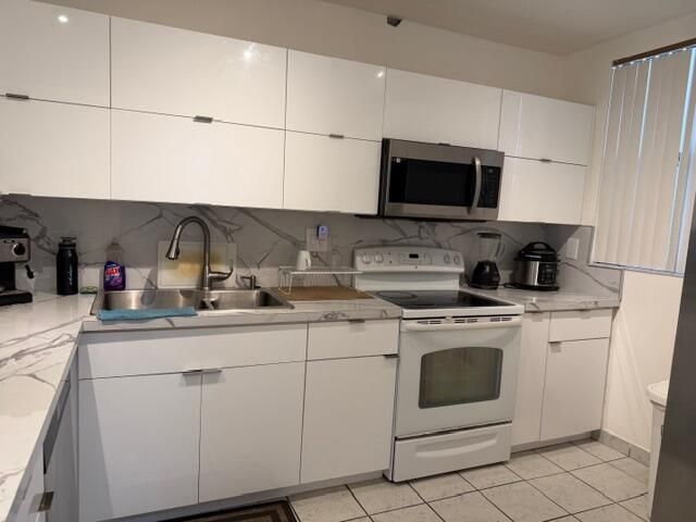 8409 Forest Hills Drive, Coral Springs, FL 33065