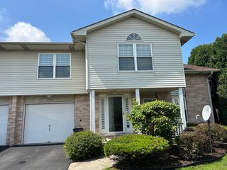 7423 HONEY LOCUST Drive 7423, Justice, IL 60458