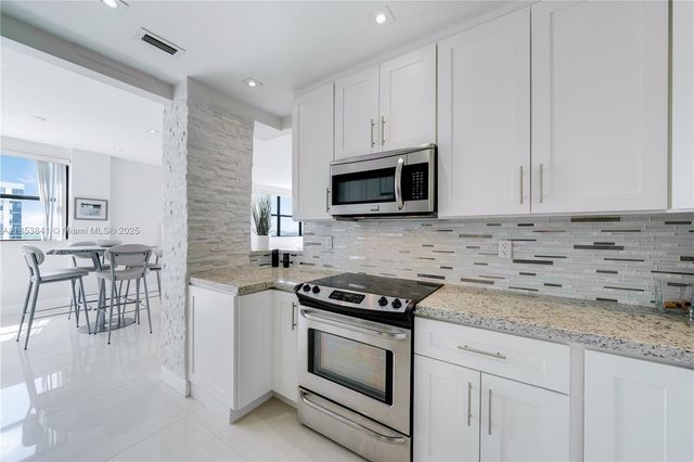 2450 NE 135th St 1001, North Miami, FL 33181
