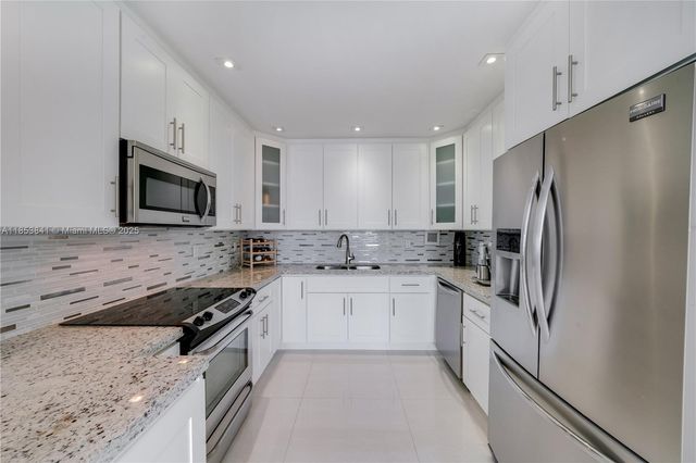 2450 NE 135th St 1001, North Miami, FL 33181