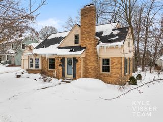 849 Maxwell Avenue Se, East Grand Rapids, MI 49506