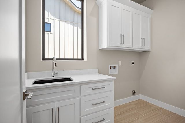 1060 Albatross Way, Kerrville, TX 78028