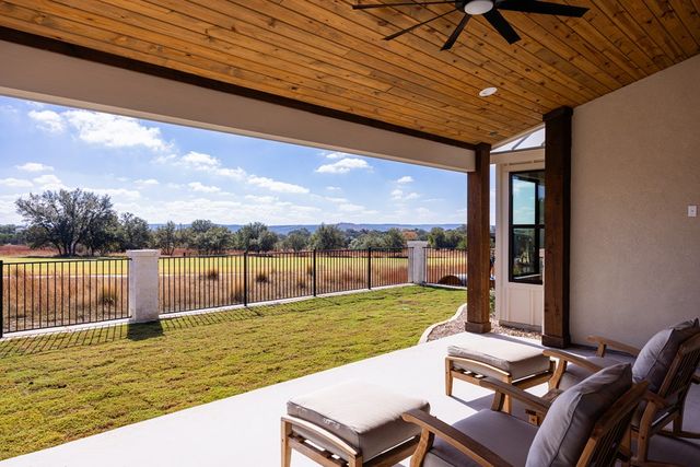 1060 Albatross Way, Kerrville, TX 78028